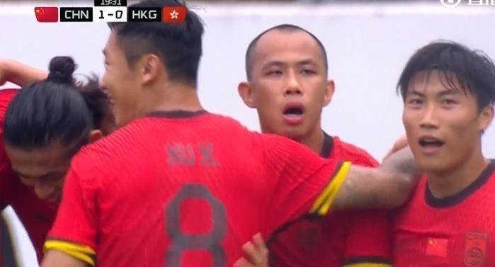 包含东亚杯-黄政宇首球国足两中门框1-0中国香港获季军的词条