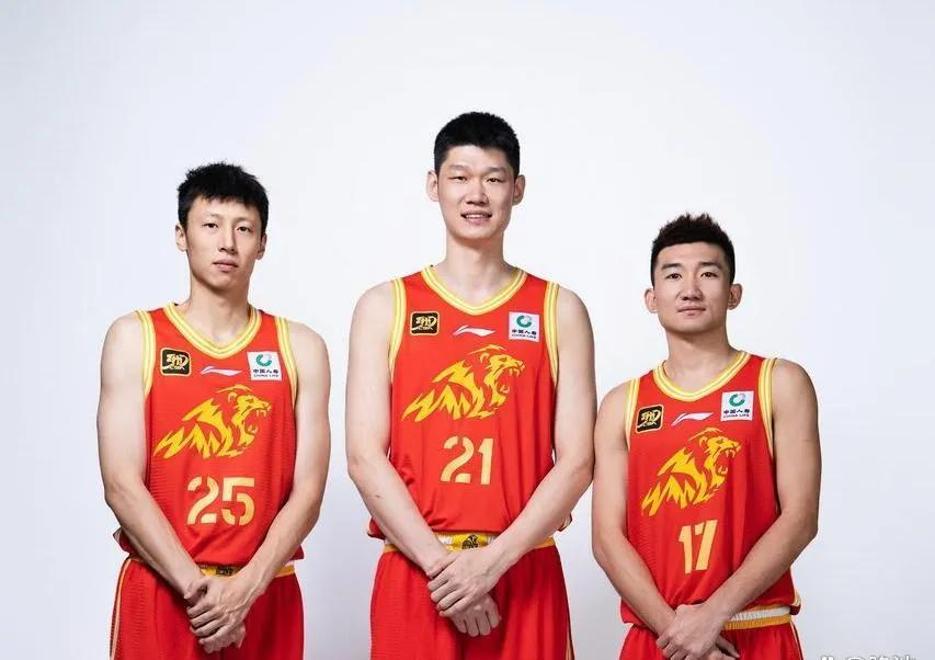 包含黄荣奇15分广东胜福建孙铭徽16+18广厦胜四川的词条