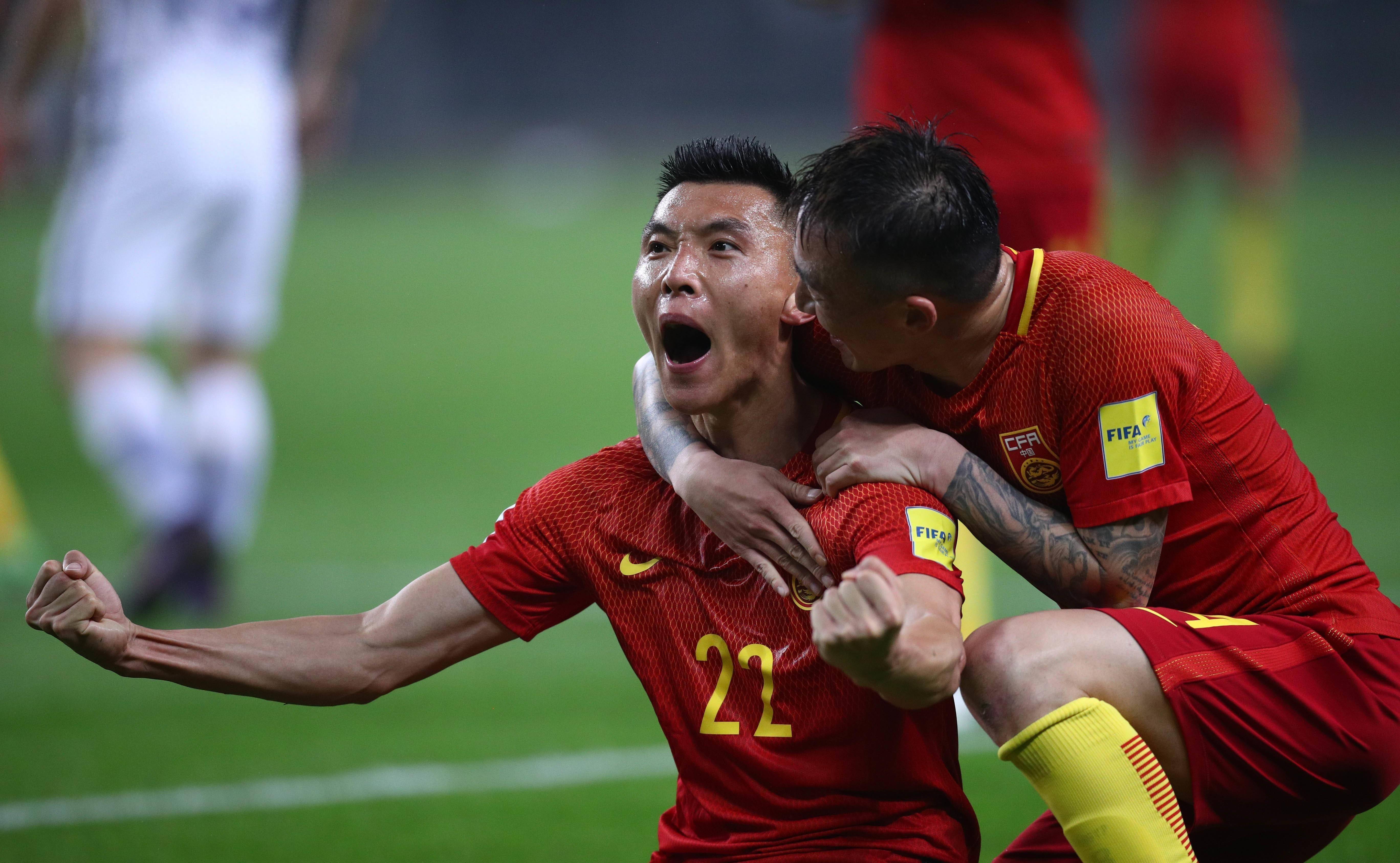 包含国足U16梦幻开局，1-1战平乌兹别克斯坦，“非裔”球员表现抢眼的词条