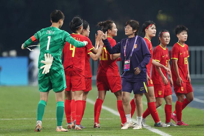 3-1！中国女足太强，冲击东亚冠军，宋凯督战，直播引热议的简单介绍