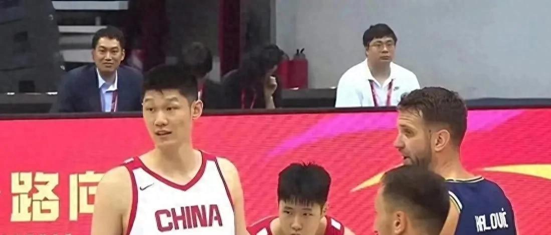 爱游戏足球体育-湖南男篮大获全胜，掀翻对手